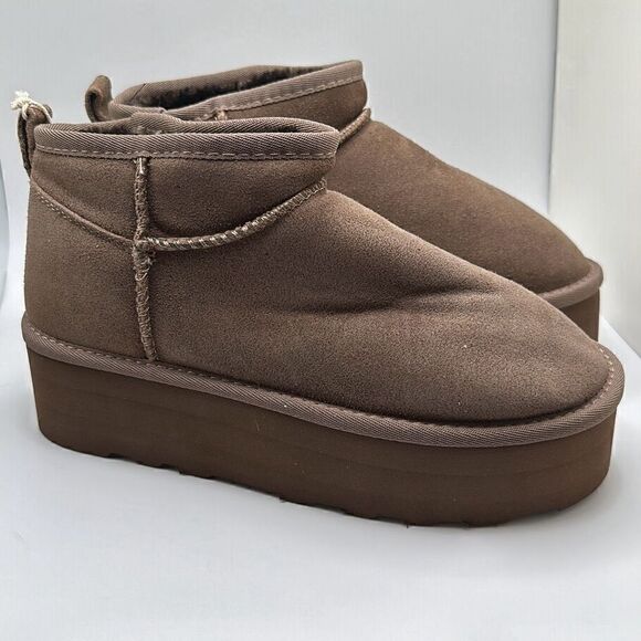 CUSHIONAIRE Women's Genuine Suede pull on platform boot +Memory Foam 8 TAUPE - Picture 1 of 7